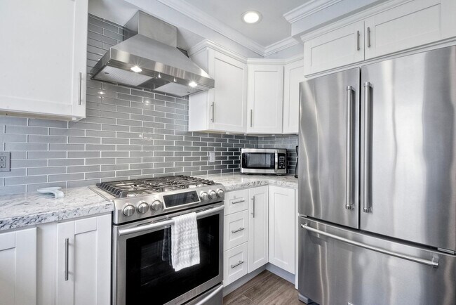 Building Photo - 288 Chinquapin Ave