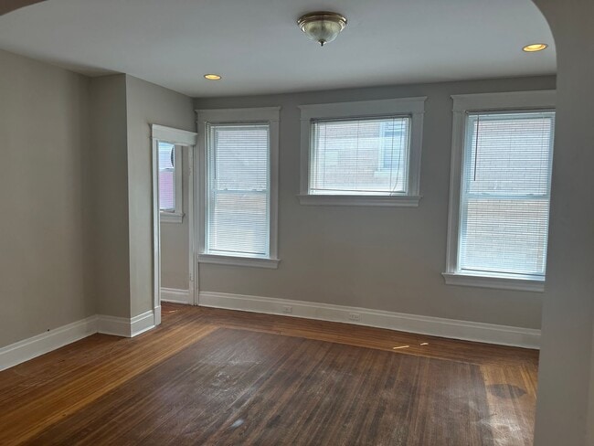 Building Photo - 3926 Floral Ave