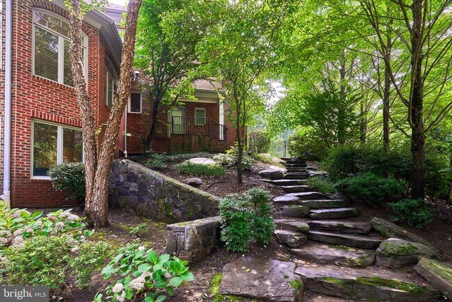 Building Photo - 7841 Montvale Way
