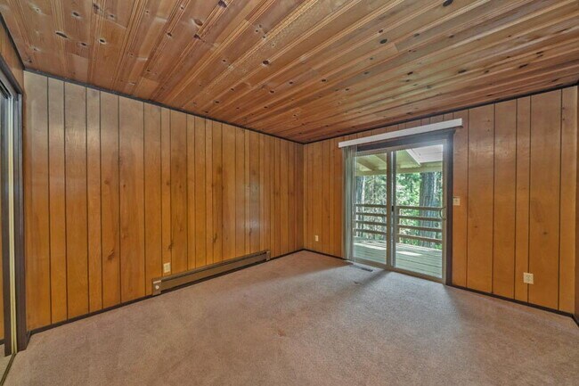 Building Photo - Darling 2-bedroom cabin in the woods!