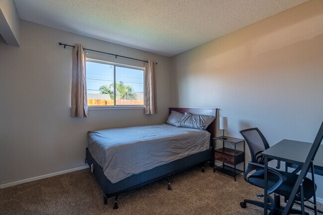 Building Photo - Furnished 4BR Oceanside Retreat w/ Pool Table, Home Gym & Utilities Included