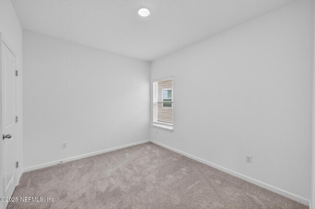 Building Photo - 7159 Pine River Ct