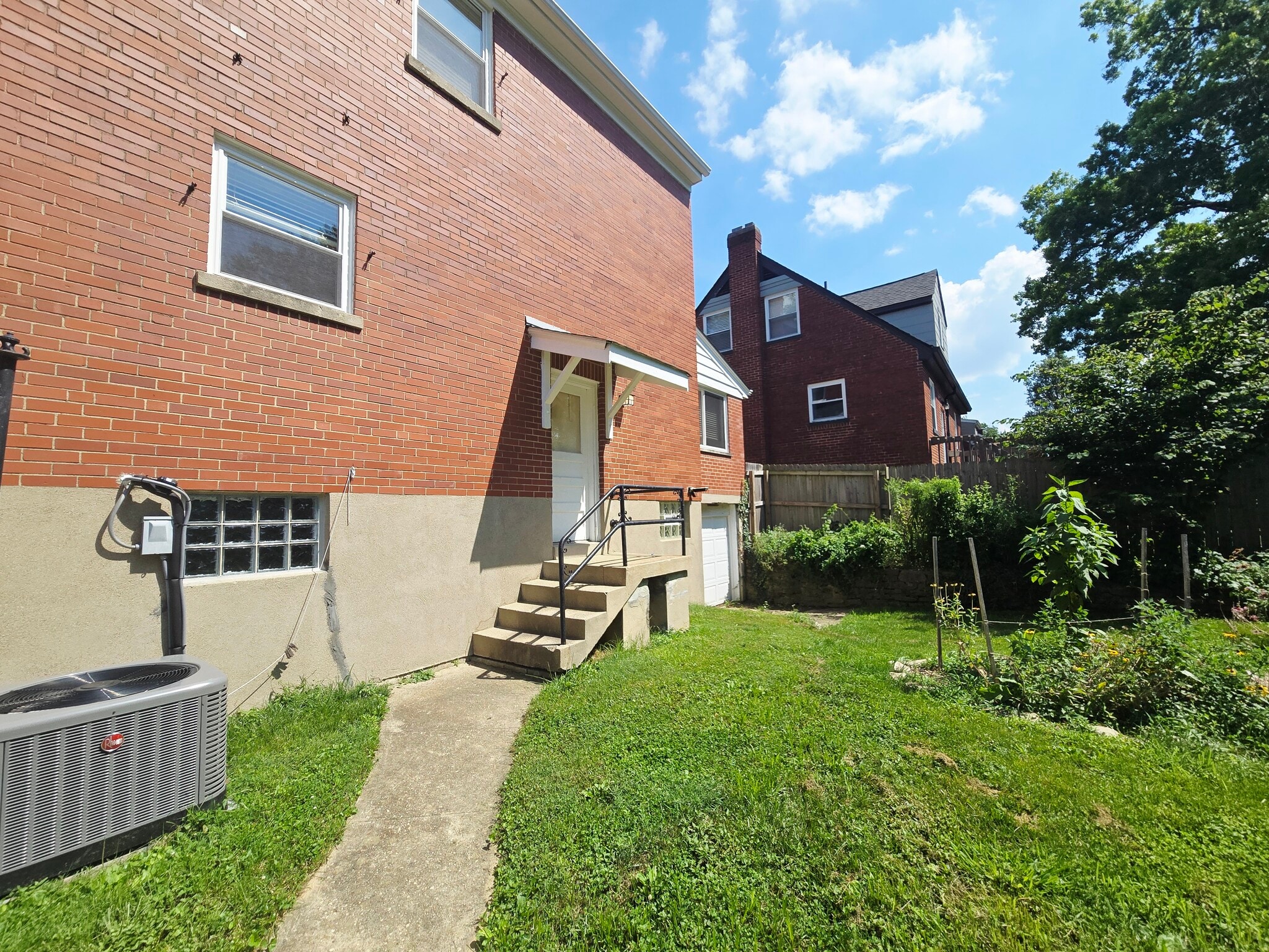 Building Photo - 6323 Heitzler Ave