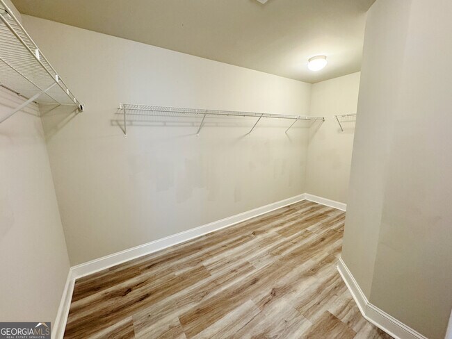 Building Photo - 732 Sanctuary Ln