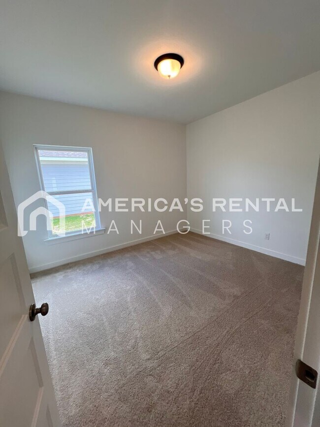 Building Photo - 21521 Tawny Lp