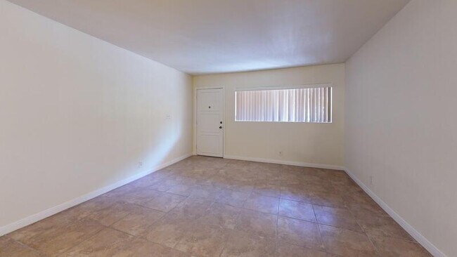 Building Photo - 356 E Desert Inn Rd