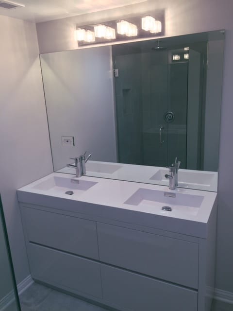 Building Photo - 2237 W Fullerton Ave