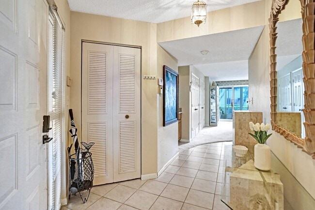 Building Photo - 107 Half Moon Cir