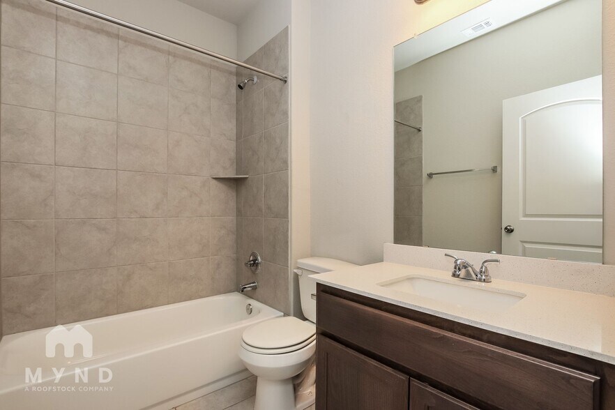 Building Photo - 252 Fabion St