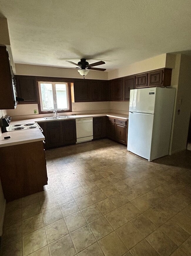Building Photo - Two Bedroom - Duplex