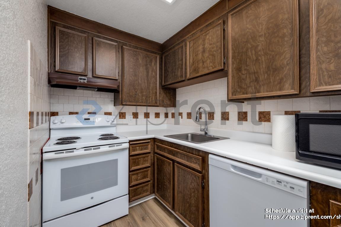 Building Photo - 2825 N Los Felices Rd