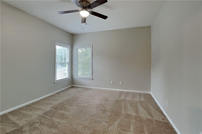 Building Photo - 3930 Summit Gate Dr