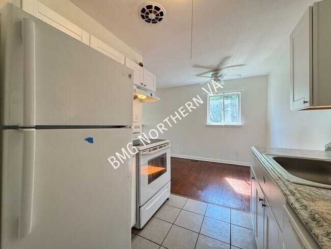 Building Photo - 7046 Lee Park Ct