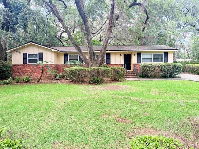 Building Photo - 1504 Sunset Ln