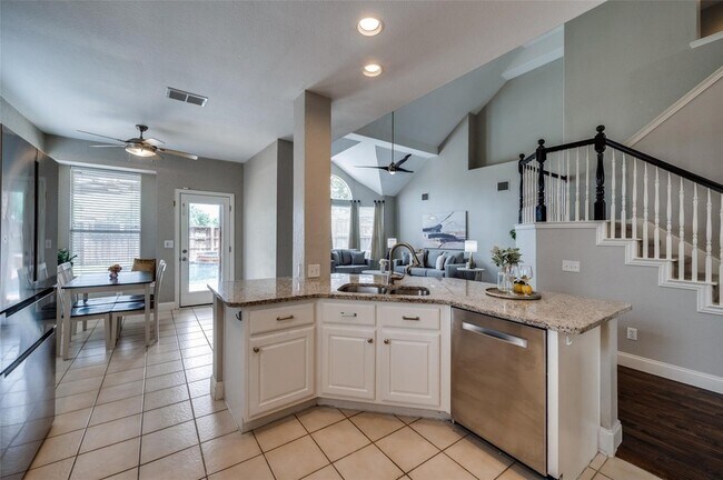 Building Photo - 4621 Hinton Dr