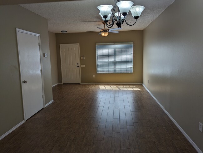 Building Photo - 12424 Berkeley Square Dr