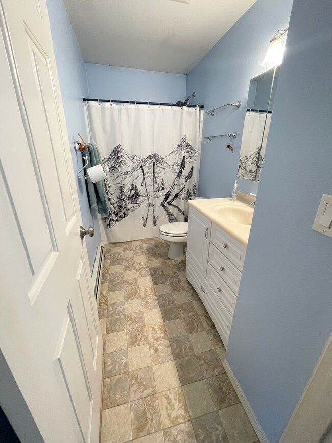 Building Photo - 3bd Home for Rent in Fairbanks! FUEL INCLU...