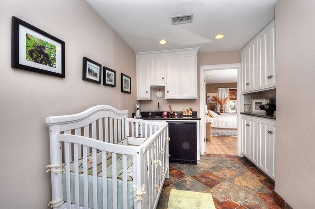 Building Photo - 4022 Calle Marlena