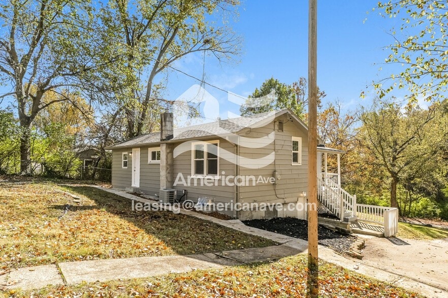 Building Photo - 111 Scott Ave