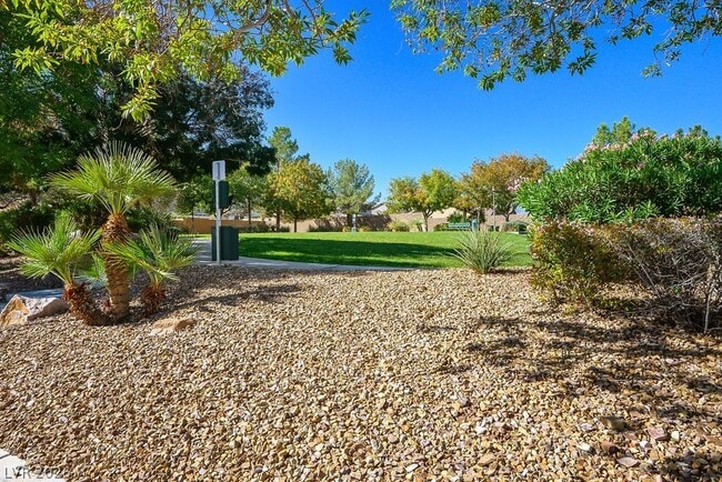 Building Photo - 10360 Sipple St