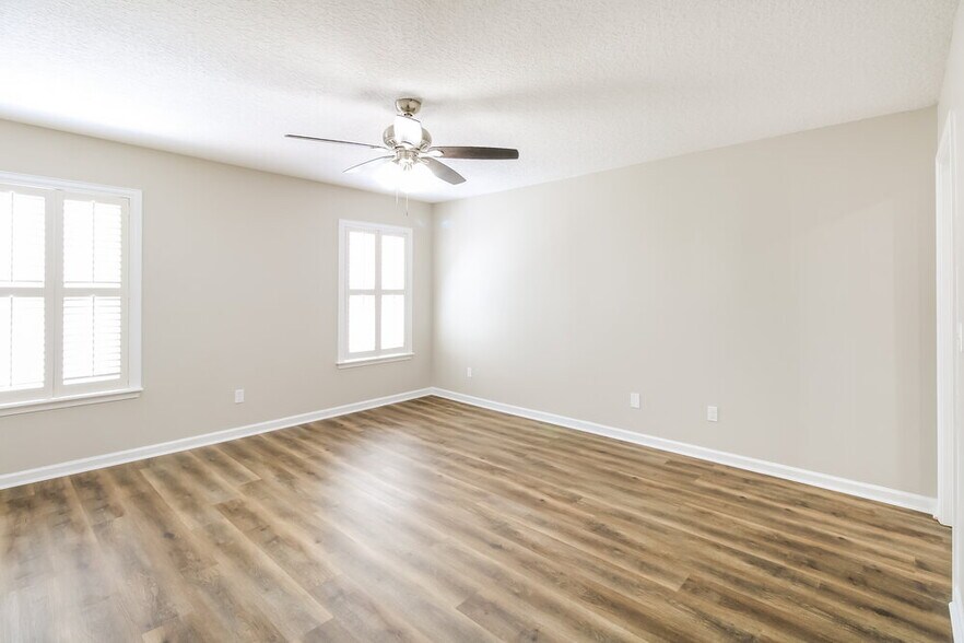 Building Photo - 3819 Lavista Cir