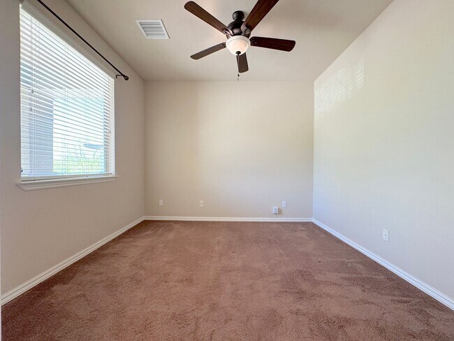 Building Photo - West El Paso 4bed/3bath + office - Refrig ...