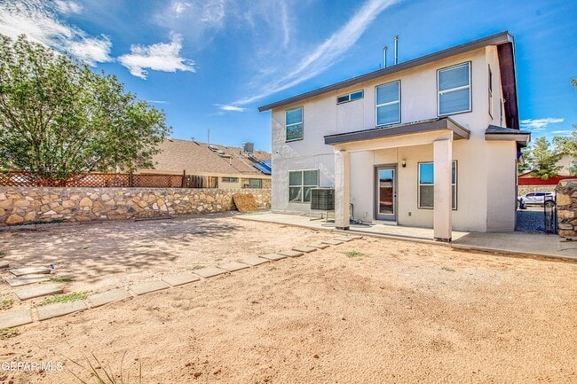 Building Photo - 12325 Tierra Bella Dr