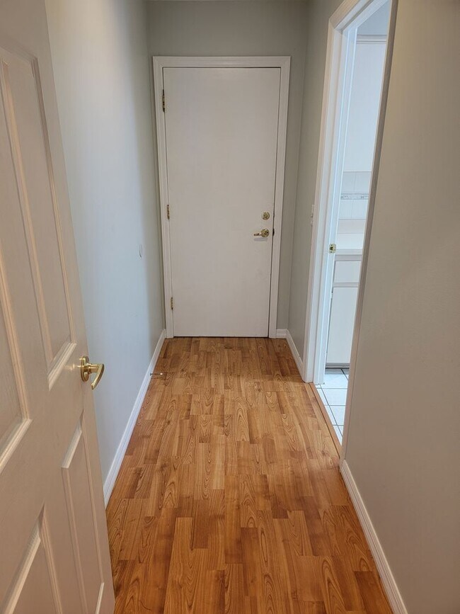 Building Photo - Beautiful 3/2/2 Pool Home in Beverly Hills!!!