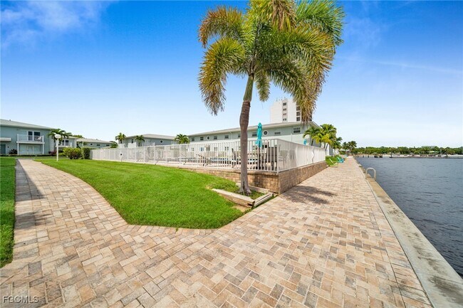 Building Photo - 3338 N Key Dr