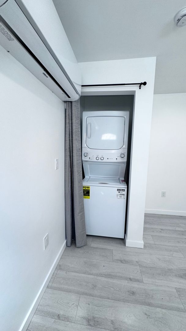 Building Photo - Charming Newly Renovated 1-Bedroom Home in El Sereno!