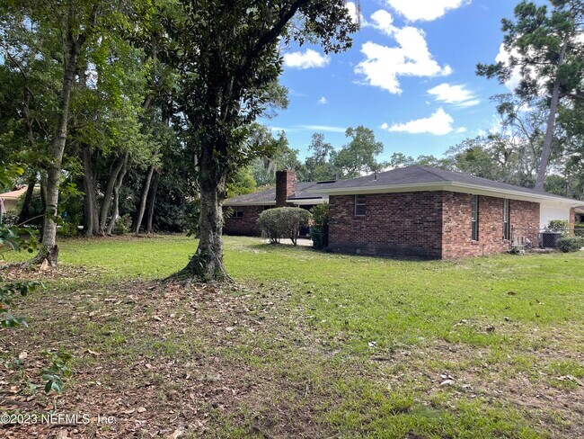 Building Photo - 5391 Golf Course Dr