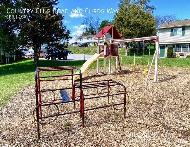 Building Photo - 681 Country Club Rd