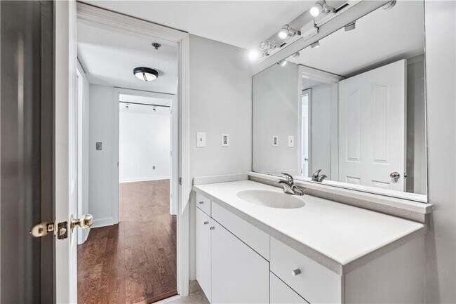 Building Photo - 2870 Pharr Ct S Northwest