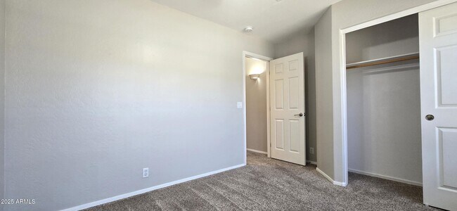 Building Photo - 4117 W Menadota Dr