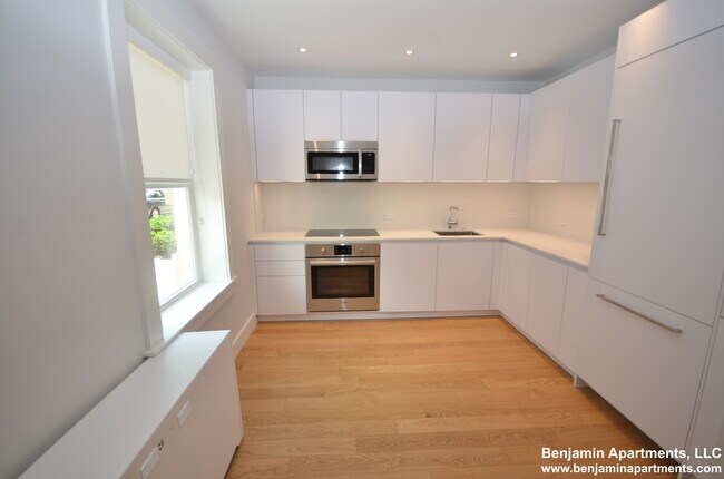 Building Photo - 35 South St