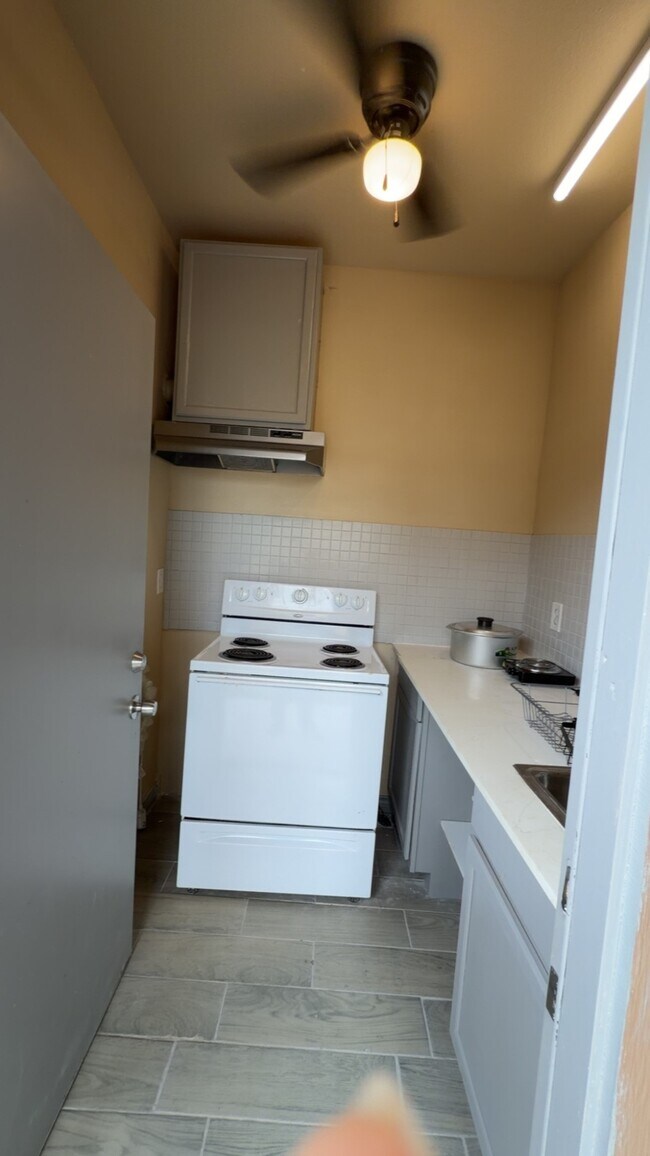 Building Photo - 6303 Scotchwood Dr