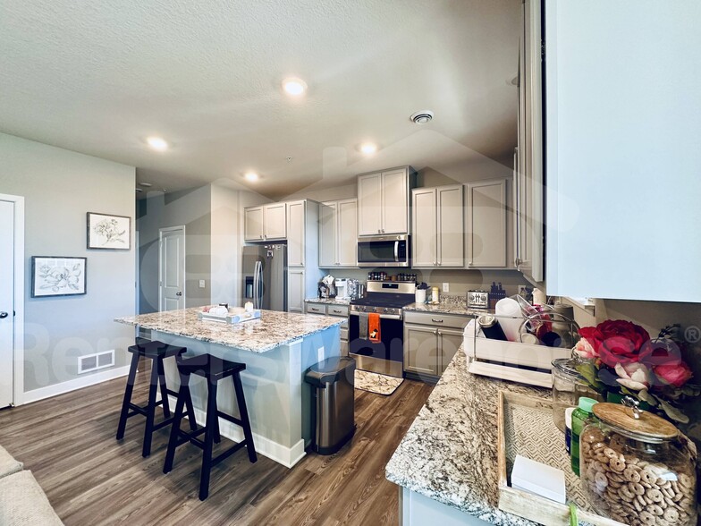 Building Photo - 8807 Granite Cir