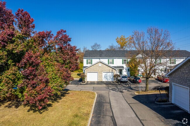 Building Photo - 4664-4672 Parrau Dr