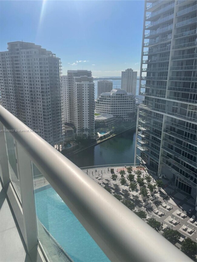 Building Photo - 475 Brickell Ave