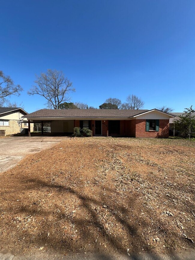 Building Photo - Southern Hills!