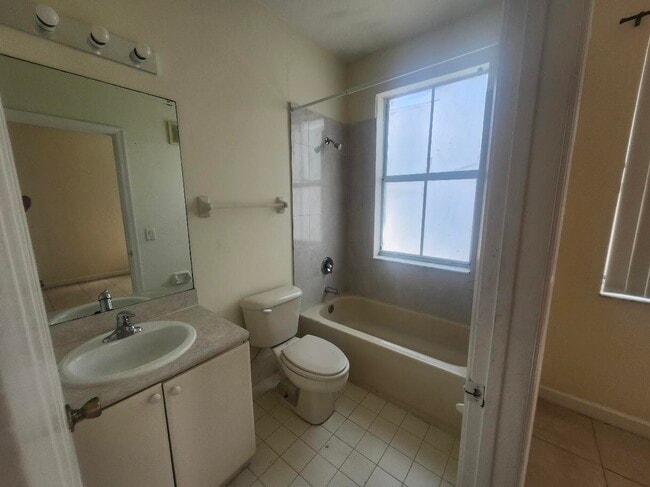 Building Photo - 3408 Shoma Dr