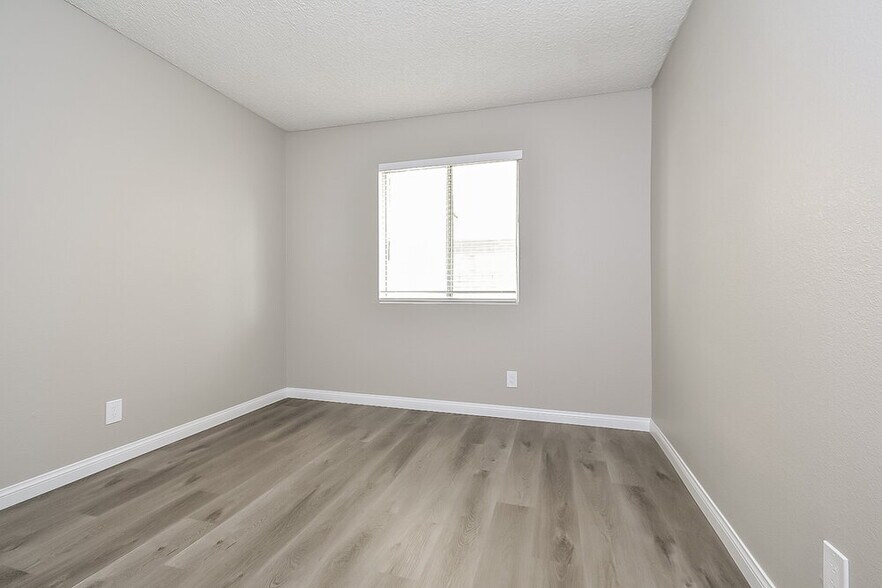 Building Photo - 3316 Sturbridge Cir