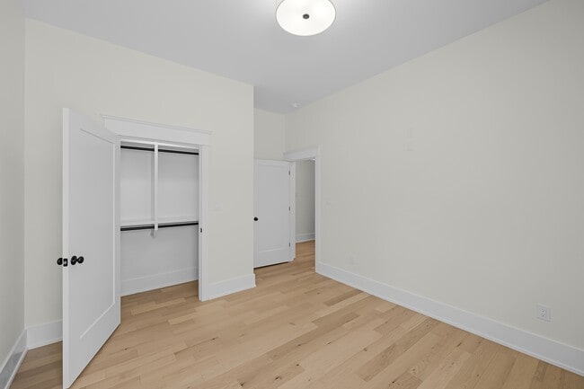 Building Photo - 136 McCowat St