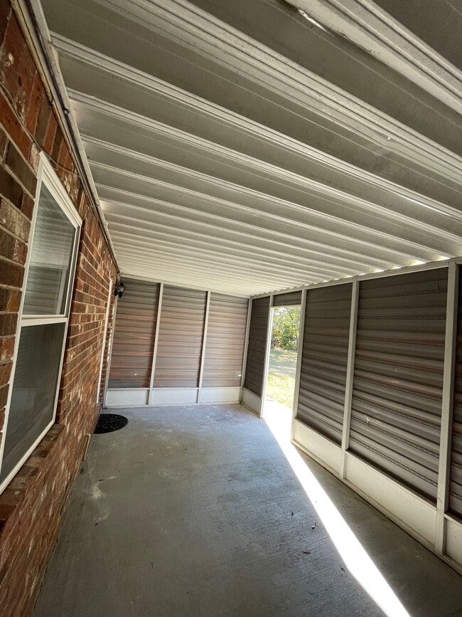 Building Photo - 2302 Woodsman Dr