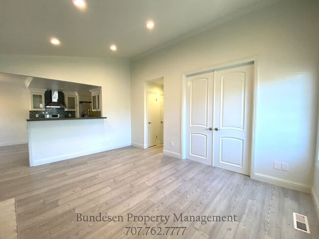 Building Photo - 1702 Algol Ct