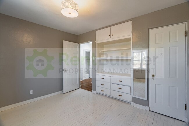 Building Photo - HIPPITY HOPPITY COME LOOK AT THIS PROPERTY!