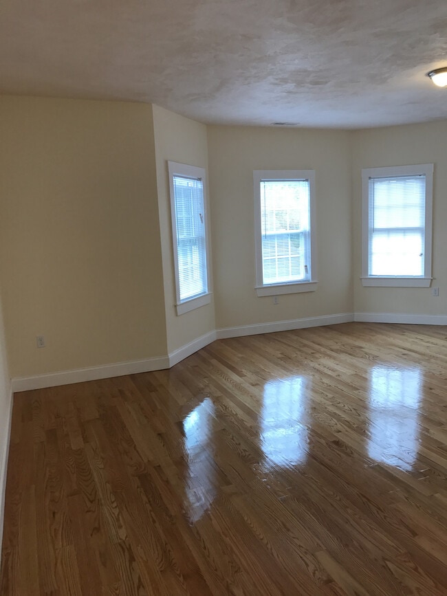 Building Photo - 14-16 Phillips Street