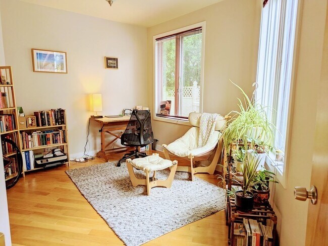 Building Photo - 24 Bay State Rd