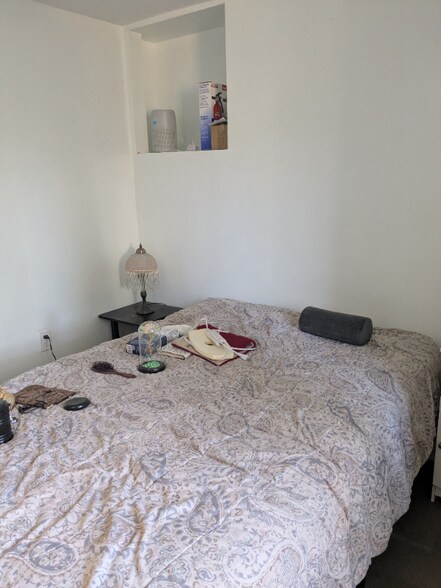 Building Photo - 1844 Capitol Ave NE