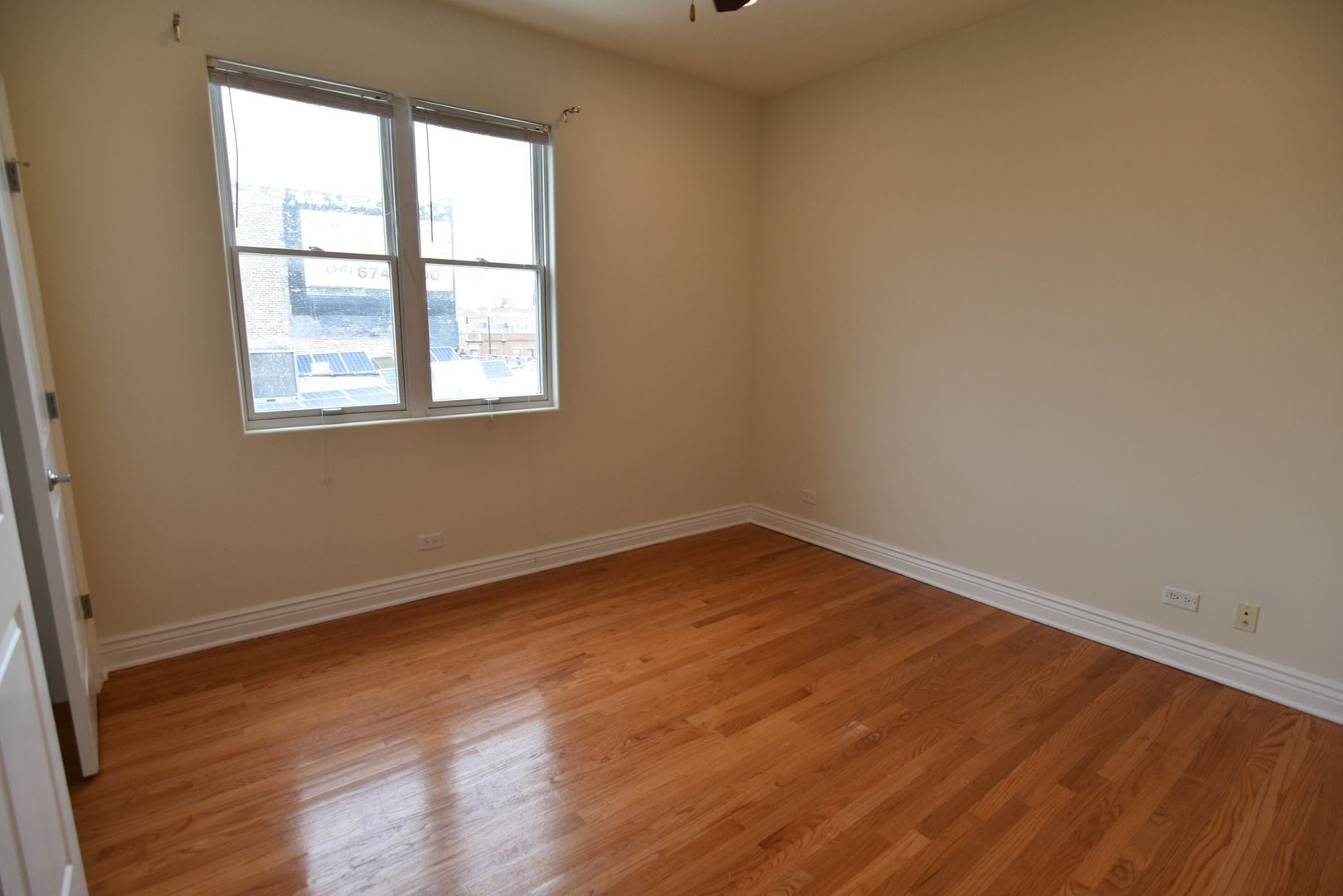 Building Photo - 5140 N Clark St